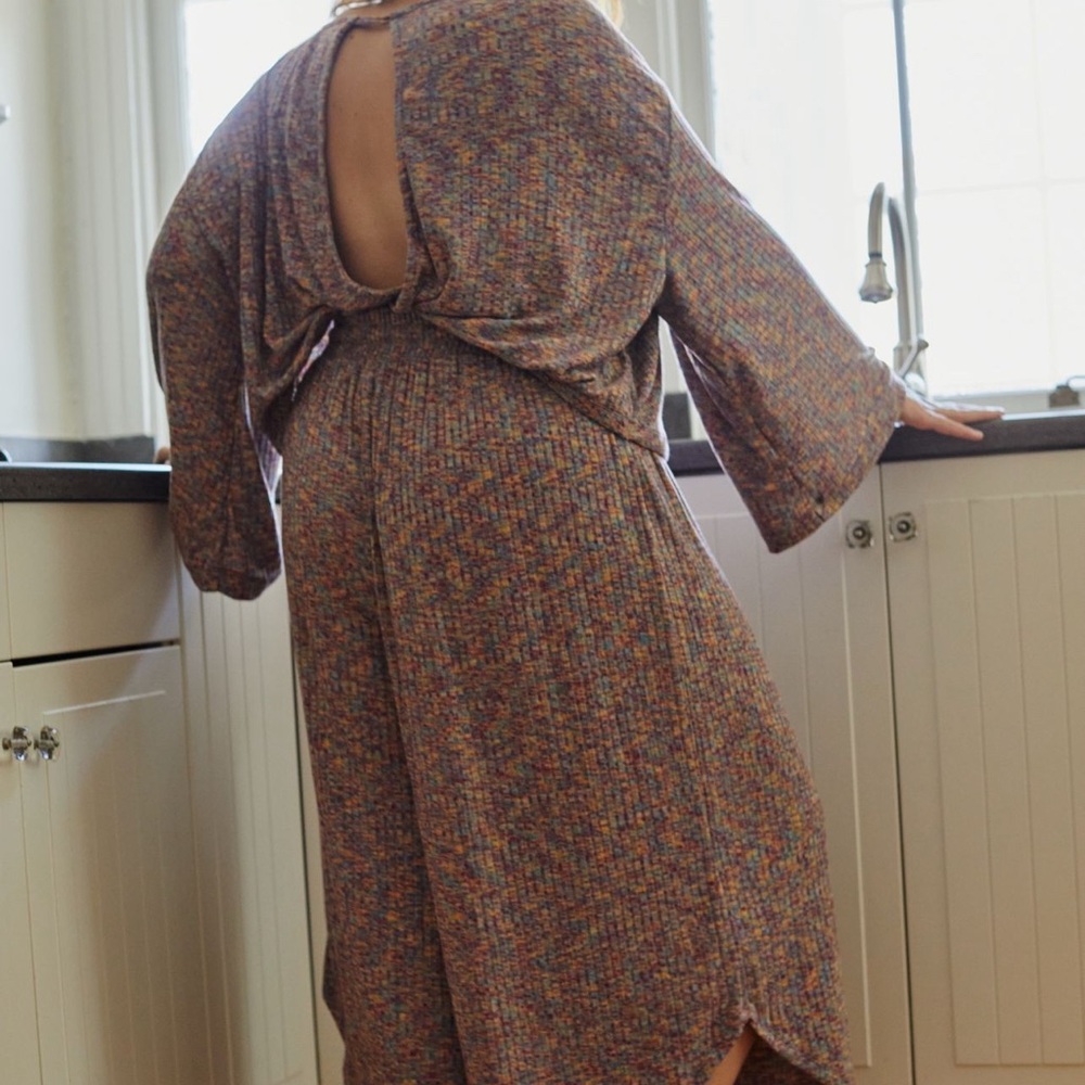 Daily Practice fit. Super soft and cozy. - Picture 4 of 13